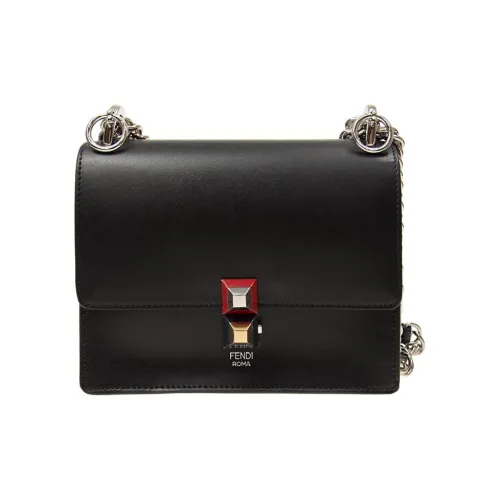 FENDI Сумки через плечо Женские
