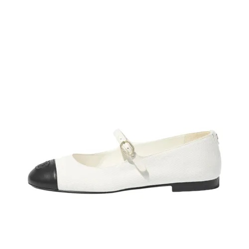 CHANEL Туфли Mary Jane с плоской подошвой Женские Черный Белый