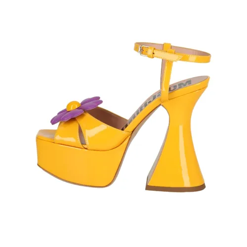 LOVE MOSCHINO One Ремешок Сандалии 12 см Женские Желтые