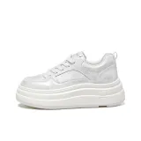 Жемчужно-белый