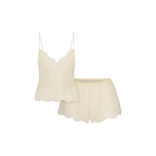 SKIMS Valentine's Day Collection SS25 Romance Кружево CAMI и Короткий Комплект Пижамный Набор Женские Масло Масло