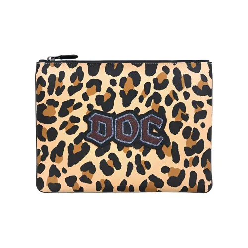 COACH Wristlet Клатчи Женские