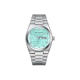 Серебряный корпус, синий циферблат, серебряный стальной браслет.