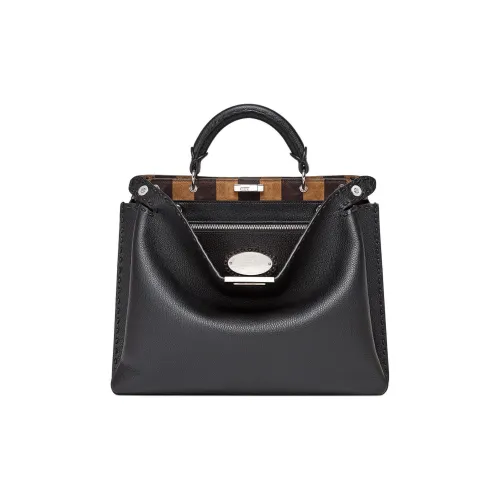 FENDI Peekaboo Soft Medium SelleriaСумка Selleria Черного Цвета, Прошитая Вручную 614 Стежками