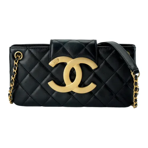CHANEL Сумки через плечо Женские