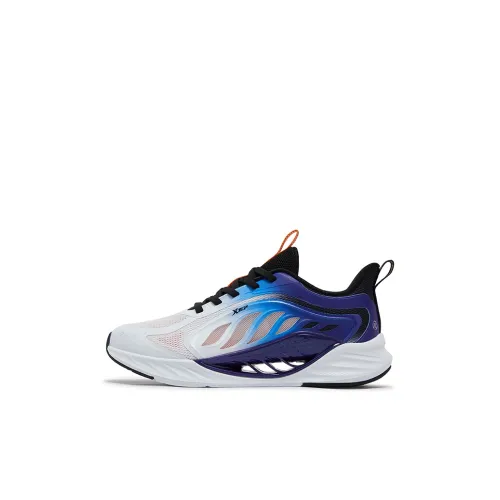 XTEP Slip-resistant Abrasion-resistant Low Top Детские беговые кроссовки Xtep Белый Gentian Фиолетовый Пекинский Синий Детский