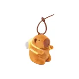 Капибара несёт пчёлку