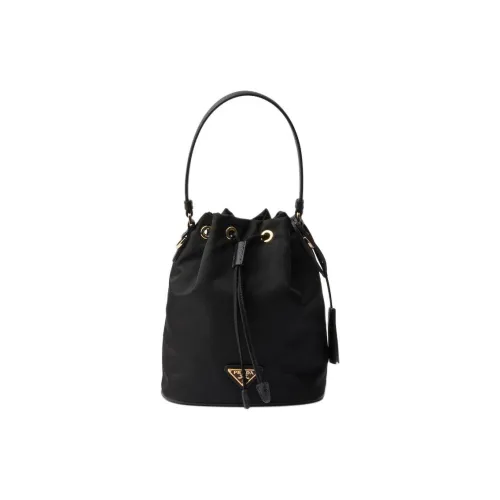 PRADA RE Edition Ткань с кожаными вставками Ведрообразная сумка Сумка на одно плечо Мини Женский Черный