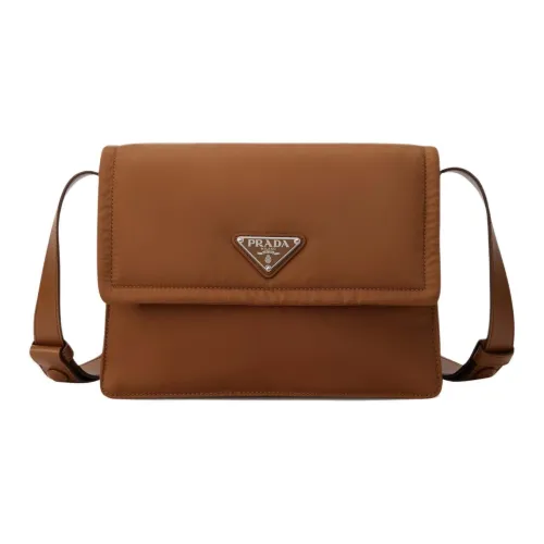 PRADA RE Нейлон Переработанный нейлон Курьерская сумка Сумка через плечо Маленькая женская сумка цвет коньячный коричневый