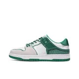 Бело-зеленый