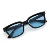 Чёрная резинка, светло-синий