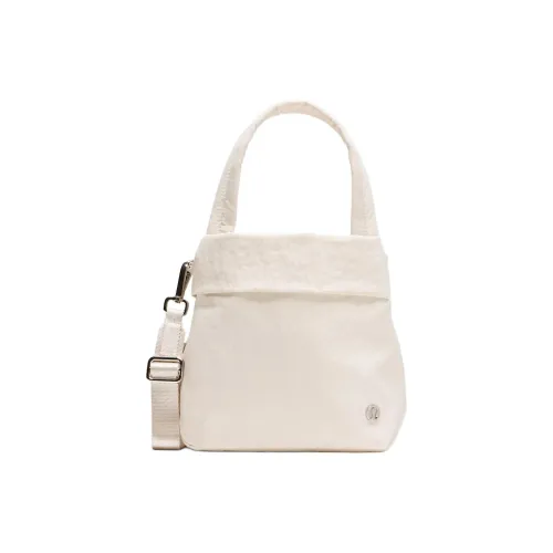 lululemon Нейлон Одно Плечо Сумка Женская Светлый Айвори Белый