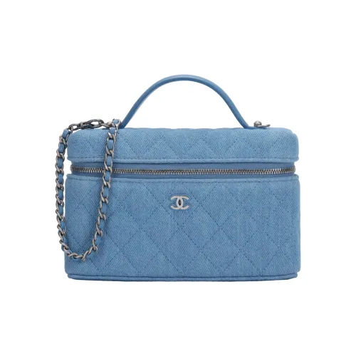 CHANEL Клатчи Женские