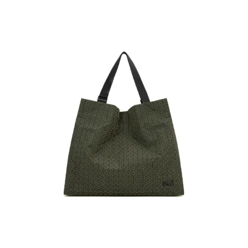 ISSEY MIYAKE Сумки через плечо Унисекс