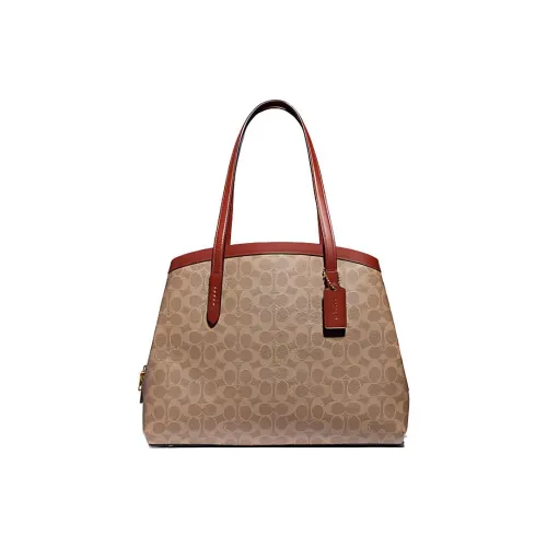 COACH Charlie Клатчи Женские