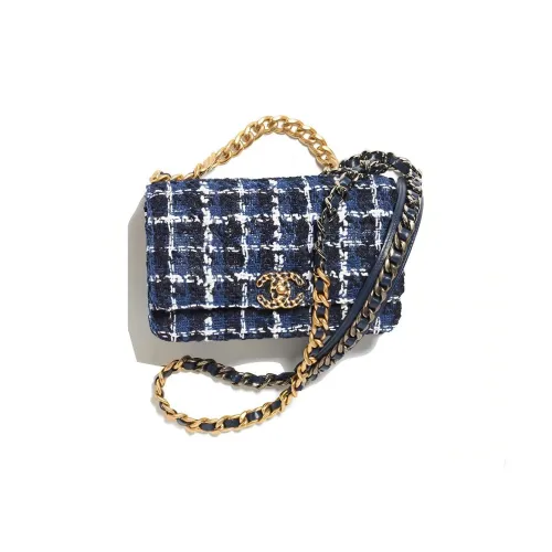 CHANEL Сумки через плечо Женские