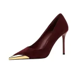 Анкора красного цвета