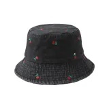 Маленькая вишня — черная