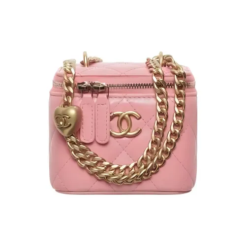 CHANEL Сумки через плечо Женские