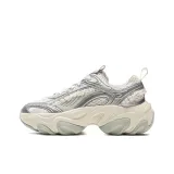 Серебристо-белый