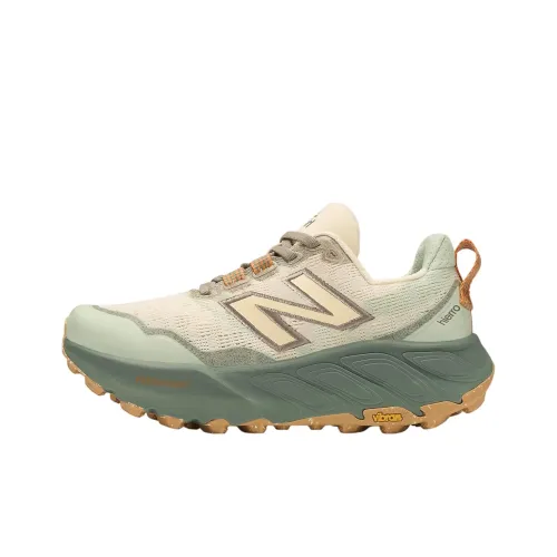 New Balance NB Свежий Foam X Hierro V9 Беговые кроссовки Низкий топ Бежевый Зеленый Женские