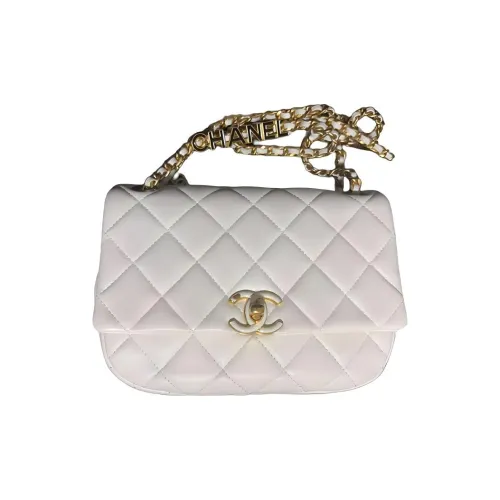 CHANEL Сумки через плечо Женские