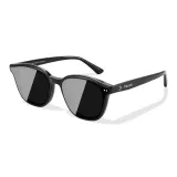 Черная оправа с серыми линзами