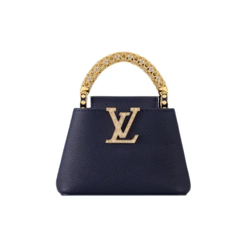 LOUIS VUITTON Capucines Taurillon Кожа Capson Через плечо Сумка Нано Женские Сапфирово-синий