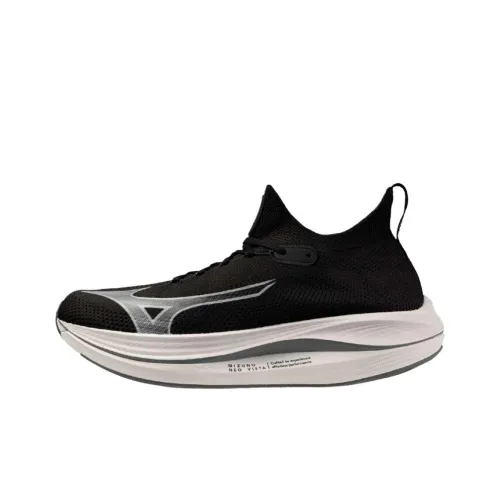 Mizuno Беговые кроссовки Низкие Черные Серые Унисекс