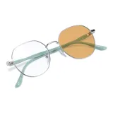 Свежая серебристо-зеленая рамка, светочувствительная, превращается в чайный коричневый