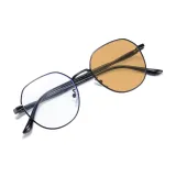 Таинственный, чисто черный, рамка, светочувствительные линзы, чайного цвета