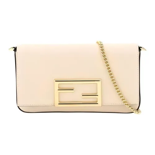 FENDI Женские клатчи