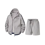 Светло-серый комплект одежды