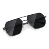 Металлическая оправа с черно-серыми линзами