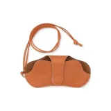 Светло-оранжевый