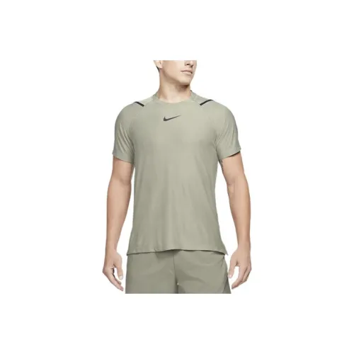 Nike T-Shirt Мужской Светло-Армейский Зеленый