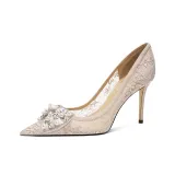 Нежно-розовый