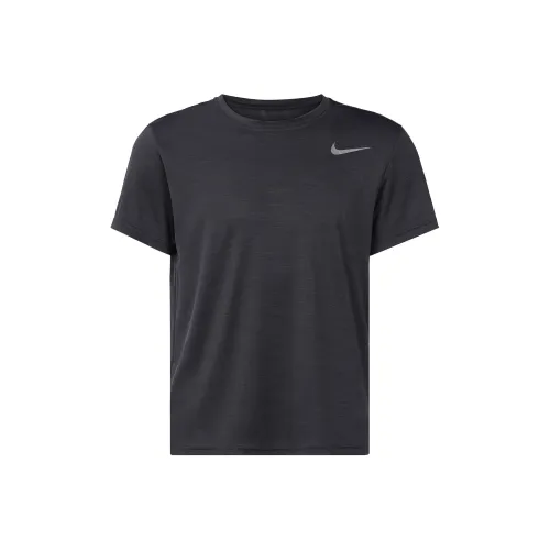 Nike Мужские черные футболки