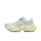 Молочный нефритовый