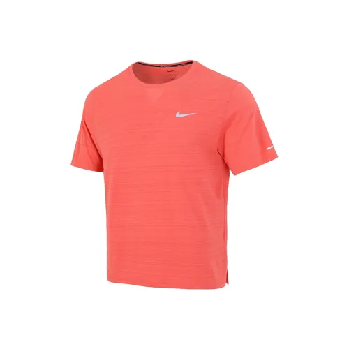 nike MILER Красный Мужские беговые T-рубашки