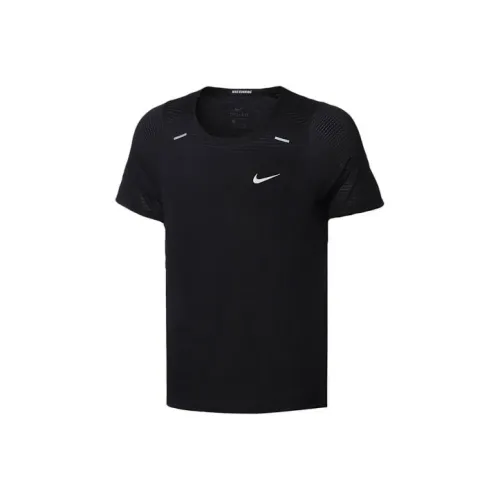 Nike Мужские черные футболки