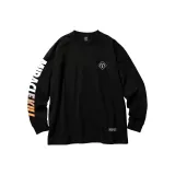 Чёрная подошва, апельсиновый цвет.