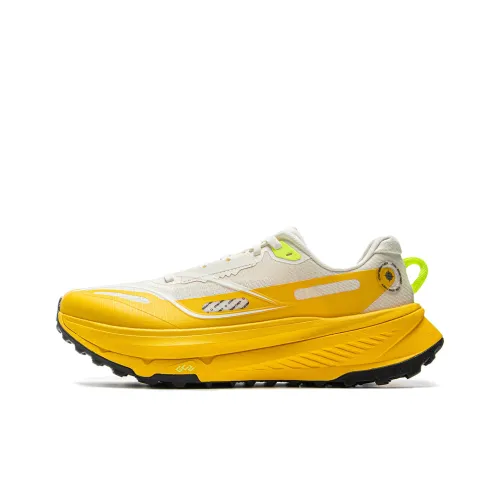 LINING De Lu Амортизация Устойчивость к истиранию Устойчивость к отскоку Низкий топ Кроссовки для бега по пересеченной местности Мужские Бежево-желтые