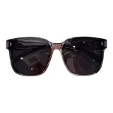 Прозрачная серая оправа с черно-серыми линзами