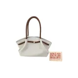 Белый и коричневый