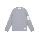 Светло-серо-белый