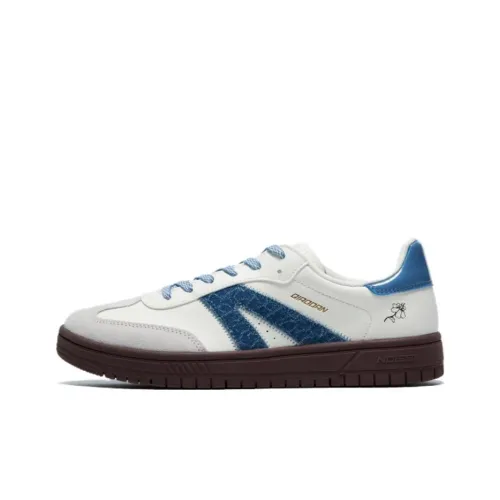 QIAODAN Slip-resistant Abrasion-resistant Quick-drying Low-top Skateboard Shoes Women's White Blue QIAODAN Противоскользящие Износостойкие Быстросохнущие Низкие Кроссовки для скейтбординга Женские Белые Синие