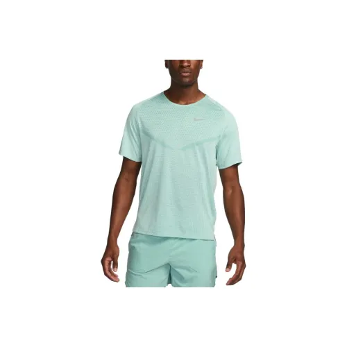Nike Men's T-Shirts Emerald