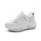 Серебристо-белый