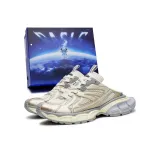 Светло-бежевый